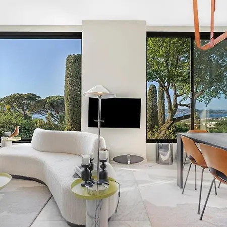 Le Village Et La Mer, Elegance Et Panorama Avec Parking Prive サントロペ